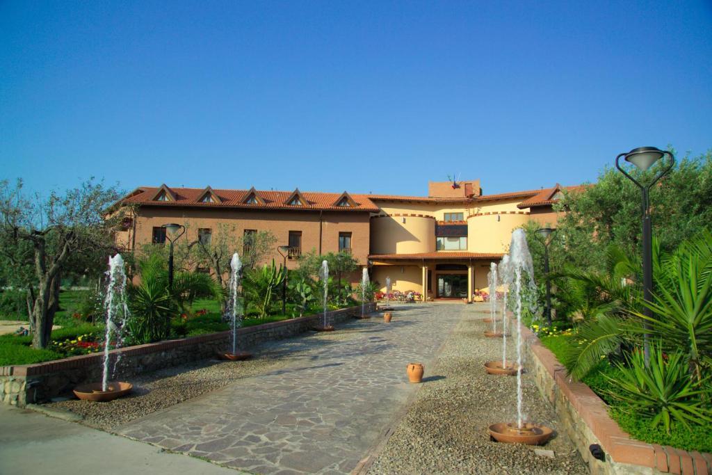 Corte Dei Greci Resort & Spa 卡里亚蒂 外观 照片